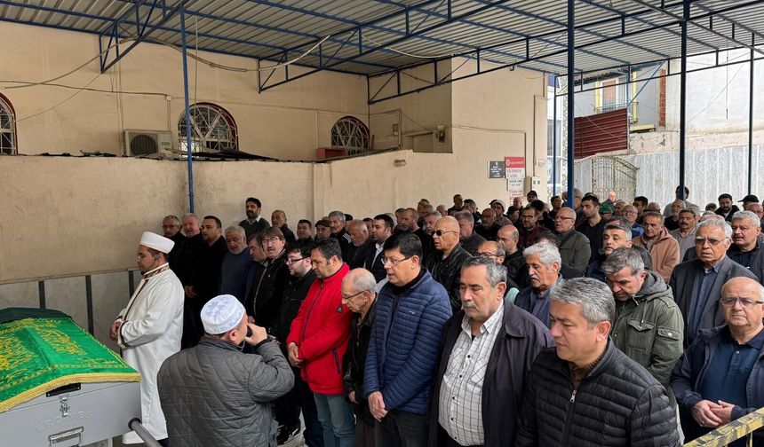 Nihal öğretmen dualarla son yolculuğuna uğurlandı