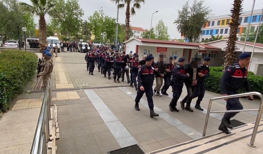 Nazilli’de onaylı sertifika dolandırıcılığından gözaltına alınan 17 şüpheli adliyeye sevk edildi