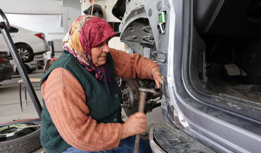Aydın sanayisinin kadın ustası: On parmağında on marifet
