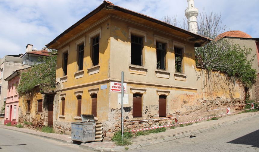 Tarihi konağın duvarı yıkıldı, gerçek ortaya çıktı