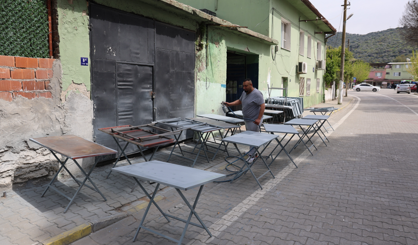 Cemiyetlerin vazgeçilmezi demir masalar sezona hazırlanıyor