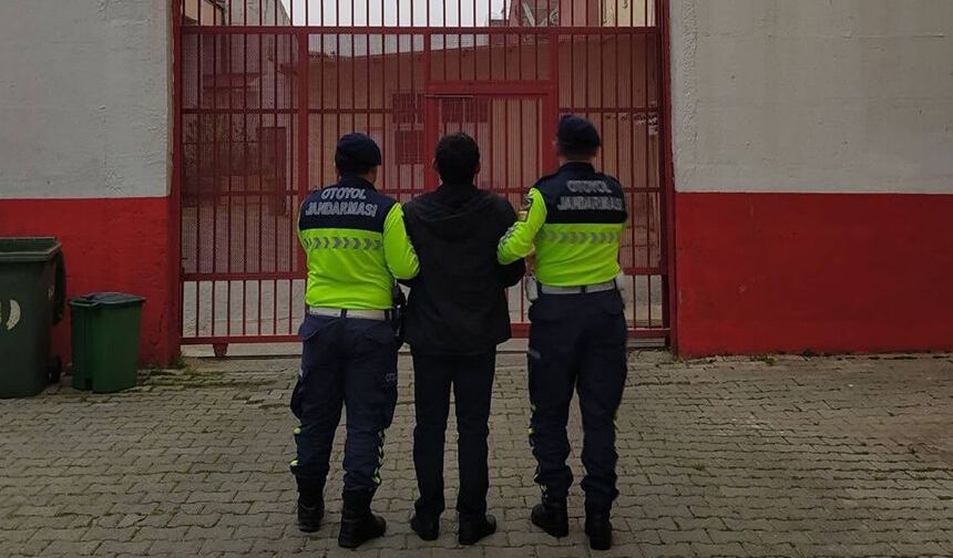 Otoyol uygulamasında firari hükümlü yakayı ele verdi