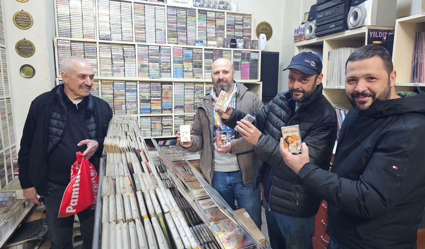Nazilli’de teknolojiye direndi, 50 yıldır plak ve kaset satıyor
