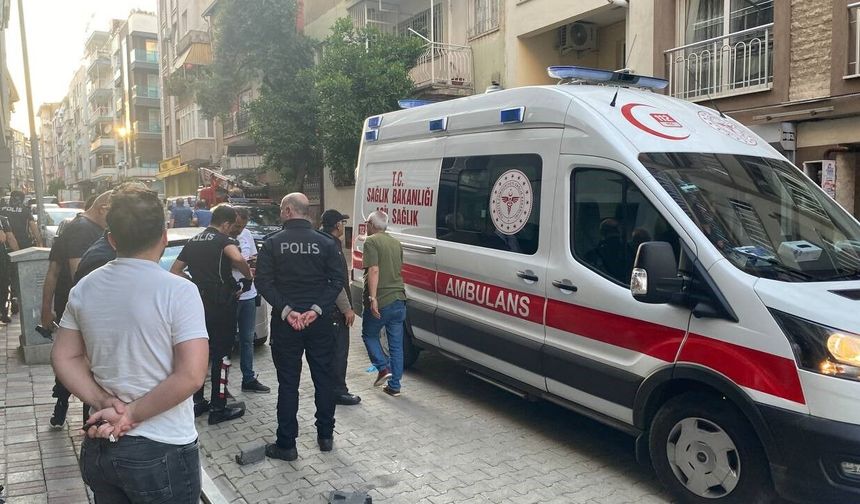 Aydın'da samuray kılıcıyla sokağa çıkan genç kız dehşet saçtı