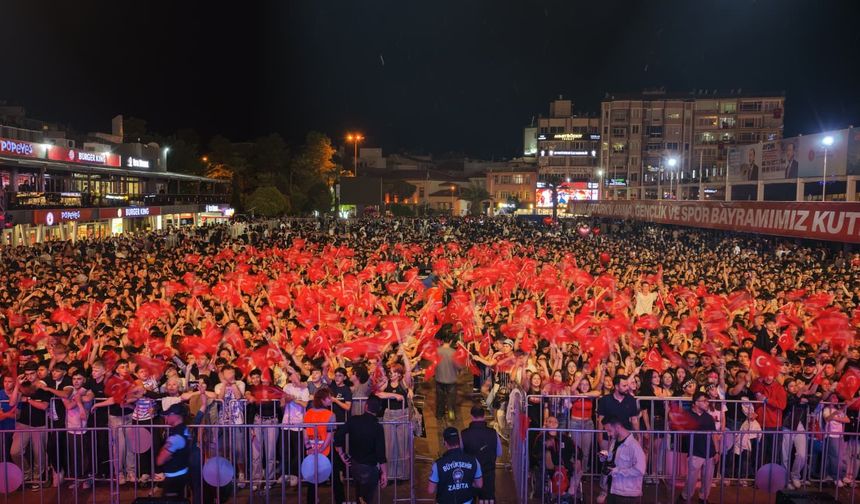 Aydın Büyükşehir Belediyesi 19 Mayıs Atatürk’ü Anma, Gençlik ve Spor Bayramı’nı 40 bin Aydınlıyla kutladı