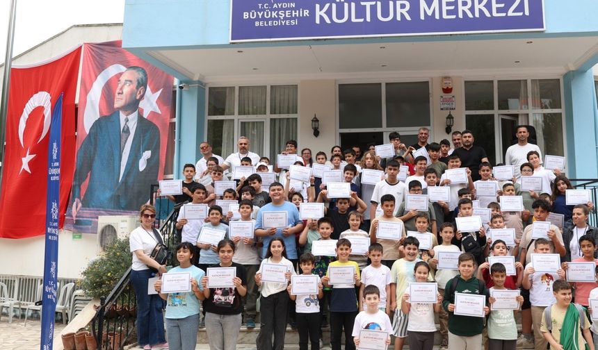 Başkan Çerçioğlu’nun destekleri ile satranç öğrenen öğrenciler hamlelerini yarıştırdı