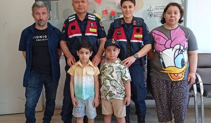 Nazilli’de duygulandıran doğum günü.. Jandarmalar Eymen’i yalnız bırakmadı