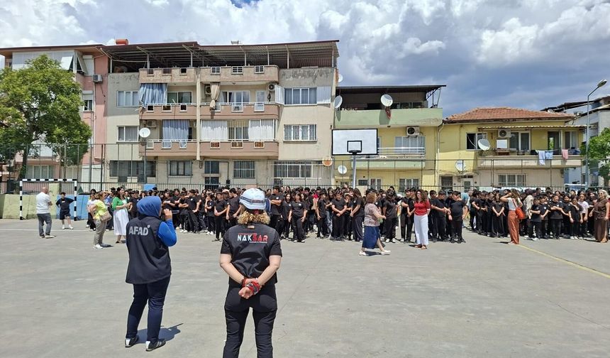 Turan Ortaokulu’nda deprem farkındalığı oluşturan tatbikat