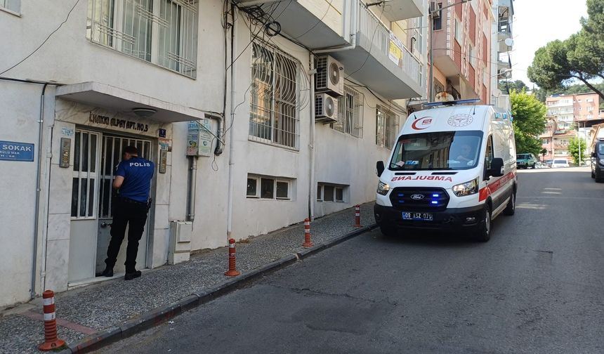Yaşlı kadın evinde ölü bulundu