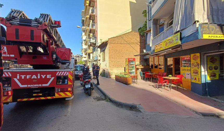 Yangını söndürmek isterken yaralandı