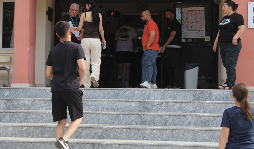 YKS maratonunda manzara değişmedi, geç kalanlar sınava alınmadı