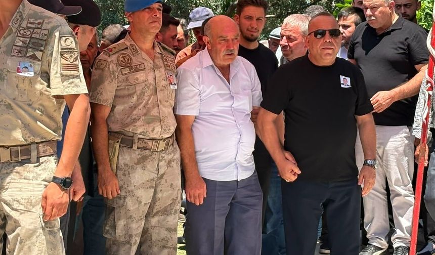 Kazada hayatını kaybeden uzman çavuş al bayraklı tabutla son yolculuğuna uğurlandı