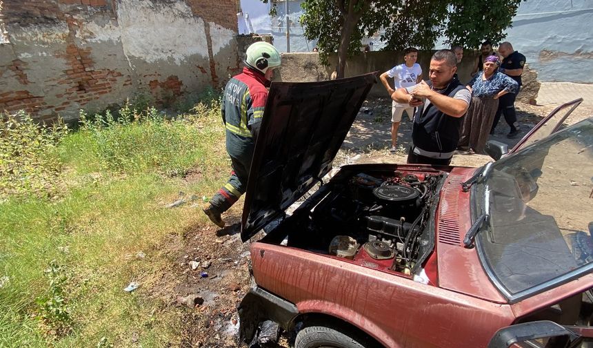 Nazilli’de yanan araç kullanılamaz hale geldi