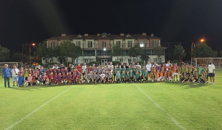 Nazilli'de minik kramponlar yaz futbol şenliğinde buluştu
