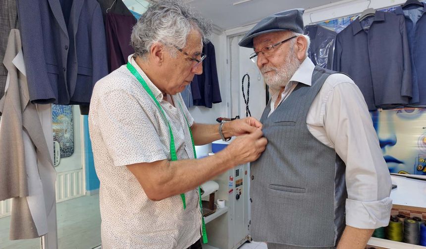 54 yıllık terzi 'Yörük Kültürü'nü iğne iplikle yaşatıyor
