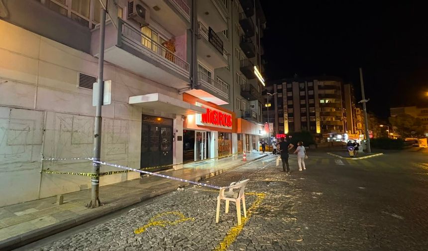 Çatıdan kopan beton parçaları korkuttu