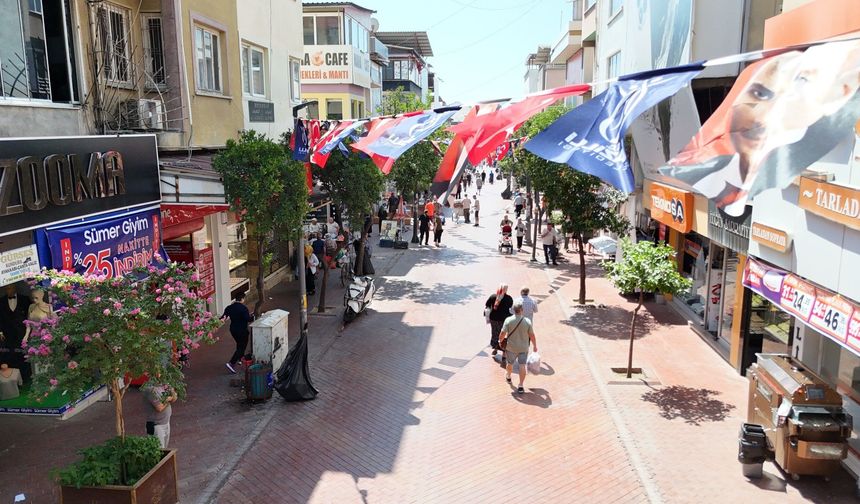 Nazilli Belediyesi ilçeyi Türk bayrakları ile donatıyor