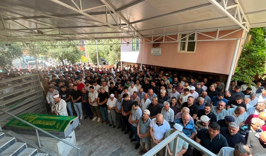 Nazilli’de 28 yaşındaki gence veda.. Mehmet Ergen’in cenazesinde gözyaşları sel oldu