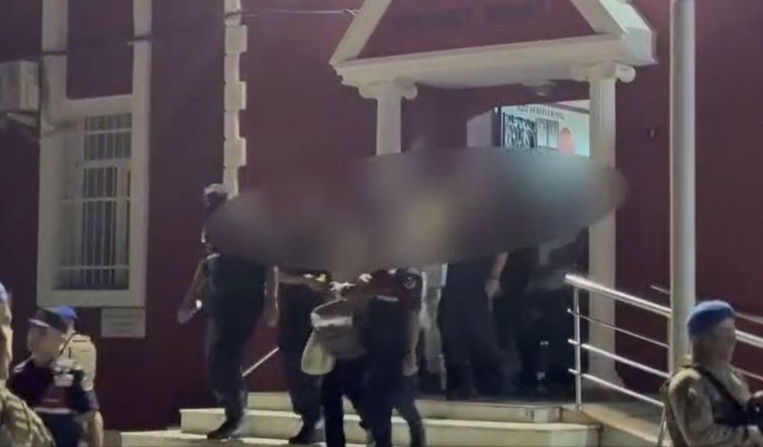 Güven kazanıp milyonluk alışveriş yaptılar, ödemeleri yapmayınca yakalandılar
