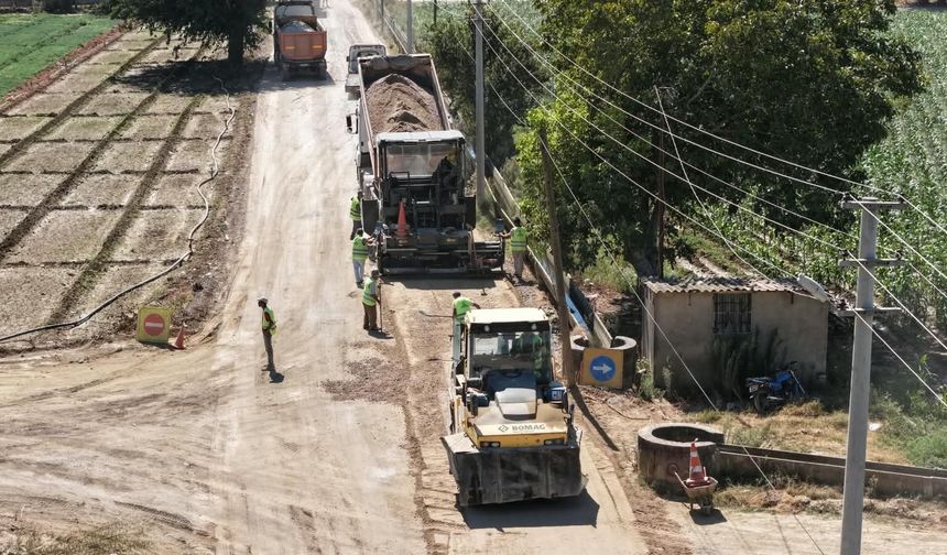 Başkan Çerçioğlu kırsal mahallelerde yol yenileme çalışmalarını sürdürüyor