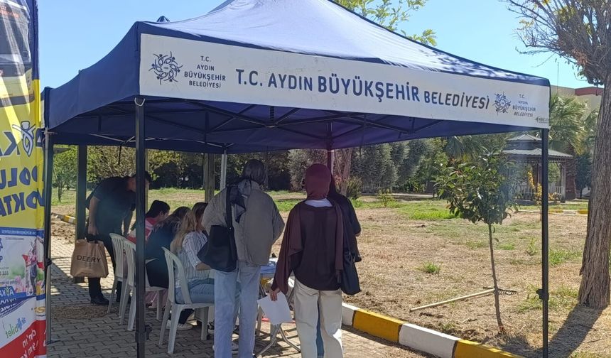 Aydın Büyükşehir Belediyesi’nin üniversite öğrencilerine AYKART hizmeti sürüyor