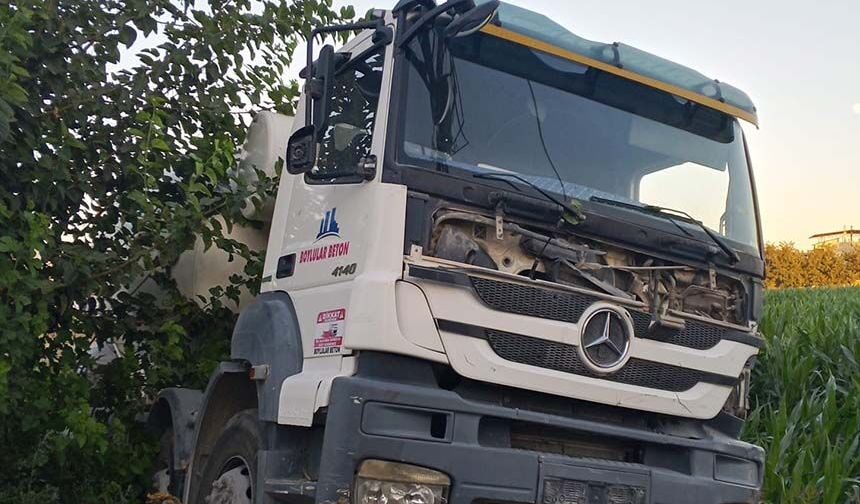 Kalp krizi geçiren beton mikserinin sürücüsü hastanede hayatını kaybetti