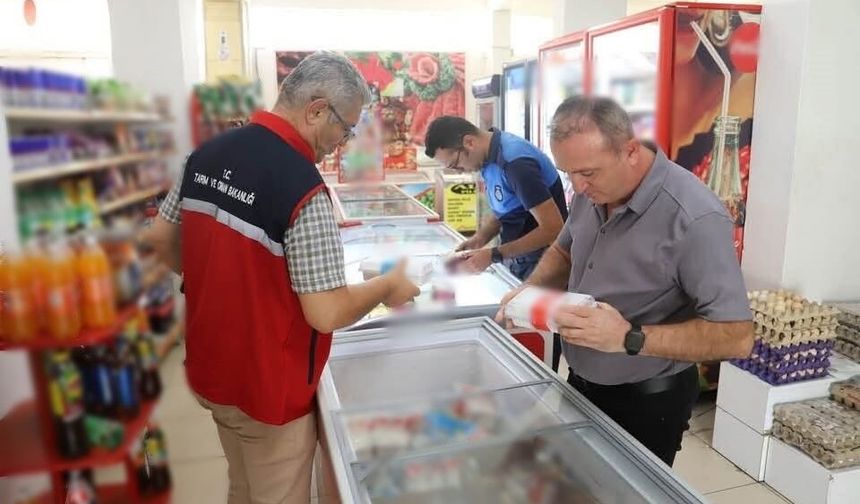 Nazilli’de marketlerde gıda denetimi gerçekleştirildi