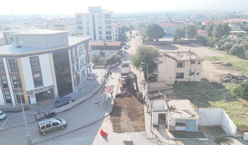 Nazilli Belediyesi'nden İstiklal Mahallesi'nde yol çalışması