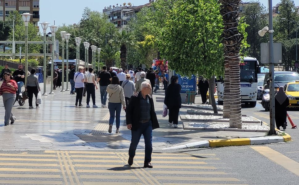 Aydın’da termometreler 30 dereceyi gördü