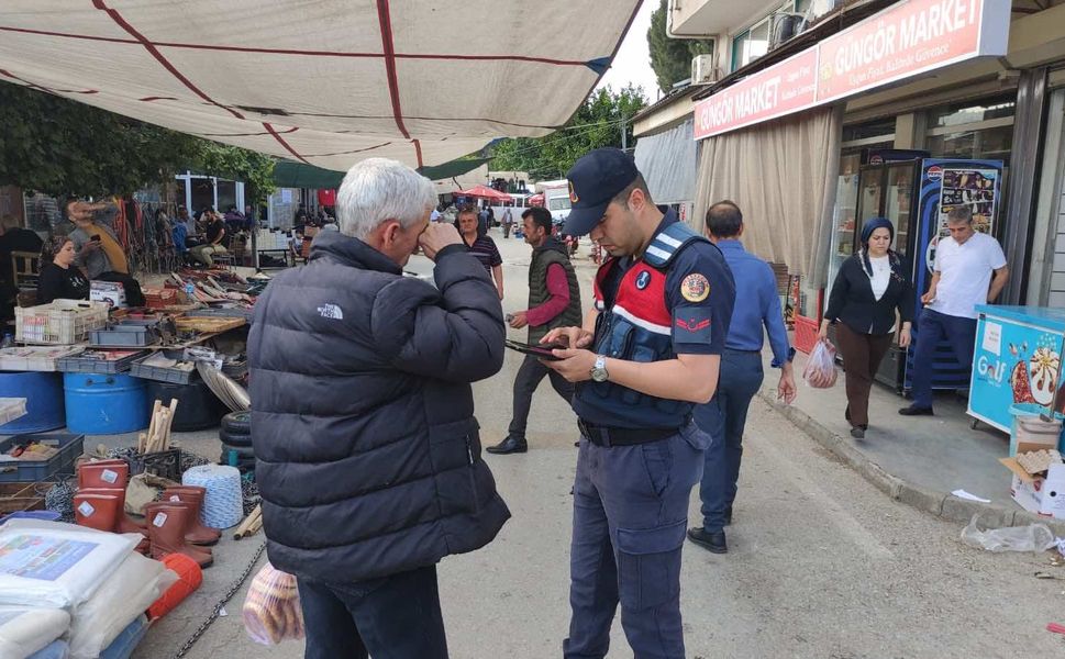 Jandarmadan eş zamanlı şok uygulama