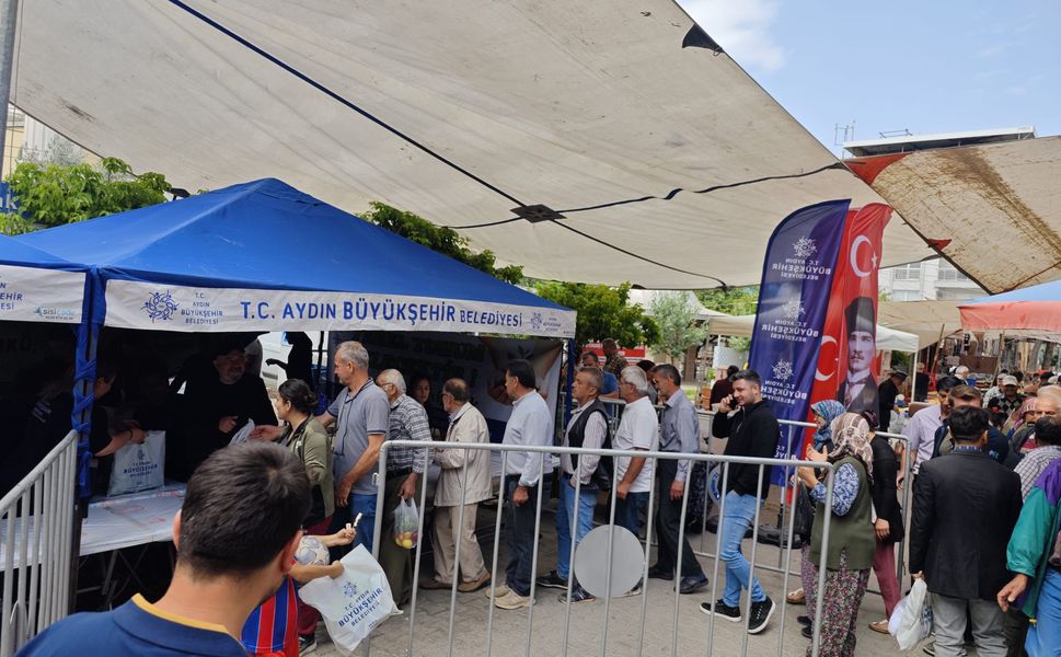 Buharkent’te Yazlık Fide Dağıtımına Yoğun İlgi