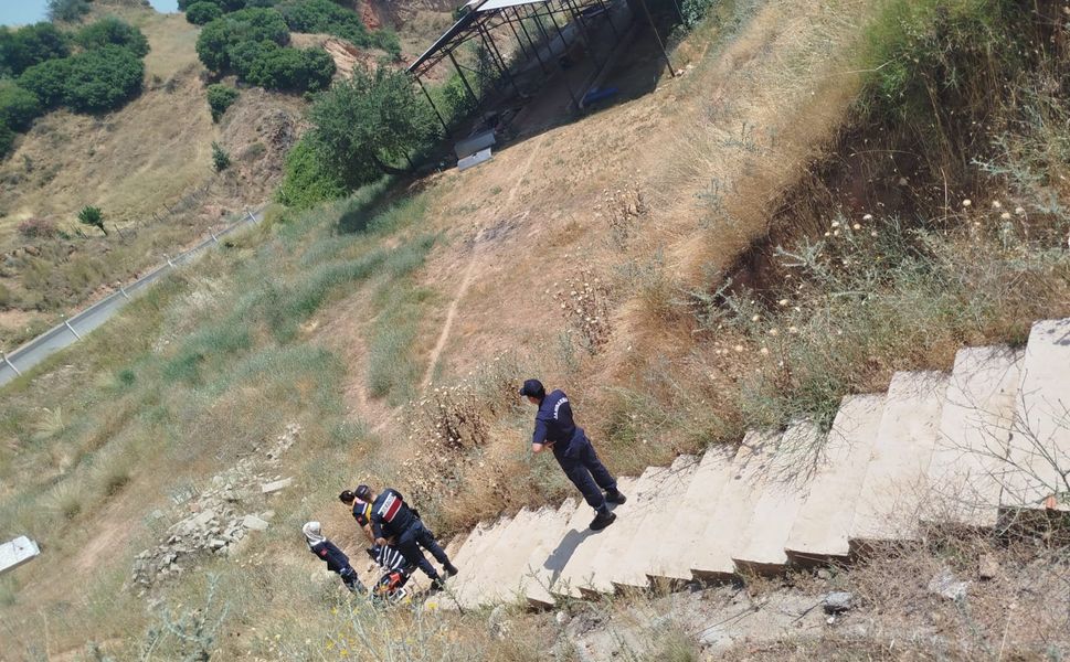 Bisikletiyle dereye uçan çocuk hayatını kaybetti