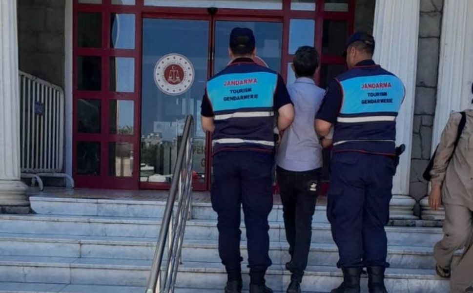 Hapis cezasıyla aranan şahıs jandarmadan kaçamadı