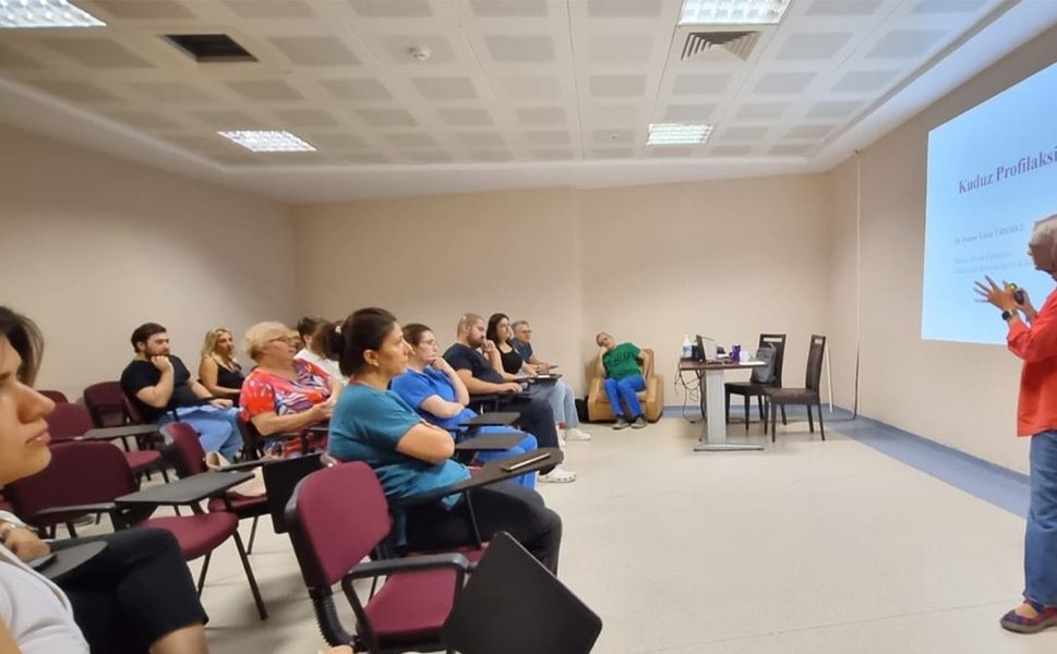 Nazilli Devlet Hastanesi’nde sağlık çalışanlarına 'Kuduz' eğitimi