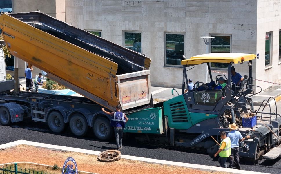 Büyükşehir’in yol çalışmaları sürüyor