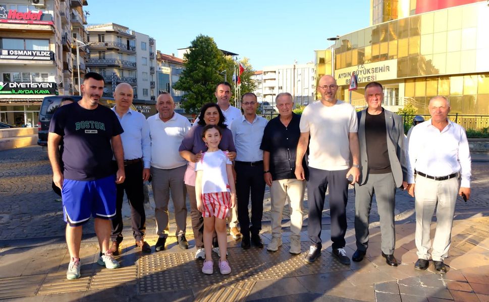 Aydın Büyükşehir Belediyesi’nden Bozdoğan’a Hizmet Aracı Desteği