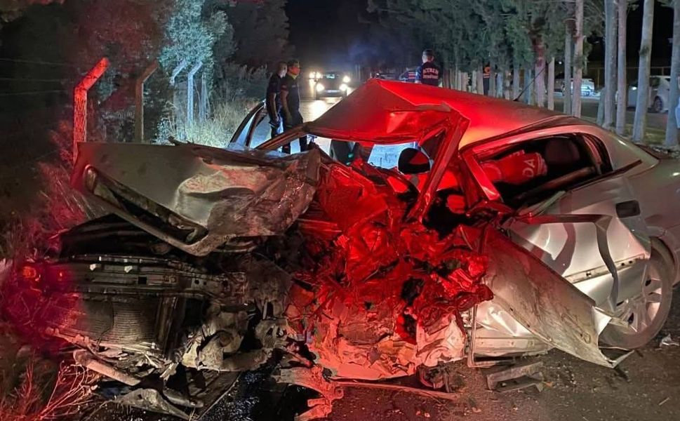 Hakimiyeti kaybolan otomobil hurdaya döndü: 1 ölü