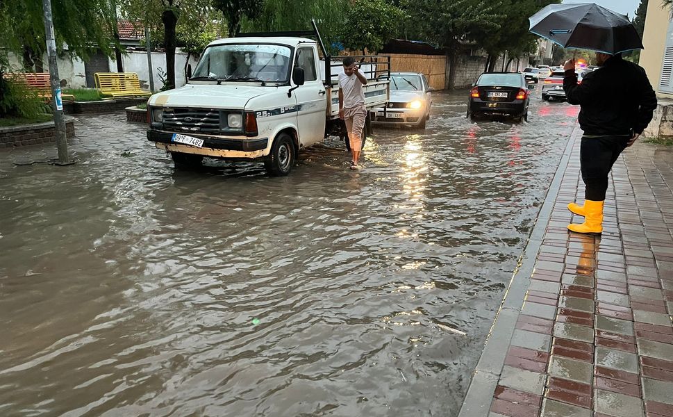 Aydın Valiliği’nden kuvvetli yağış ve fırtına uyarısı