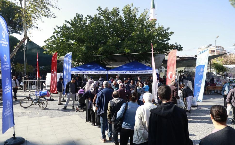 Aydın Büyükşehir’in kışlık fideleri vatandaşlara dağıtıldı