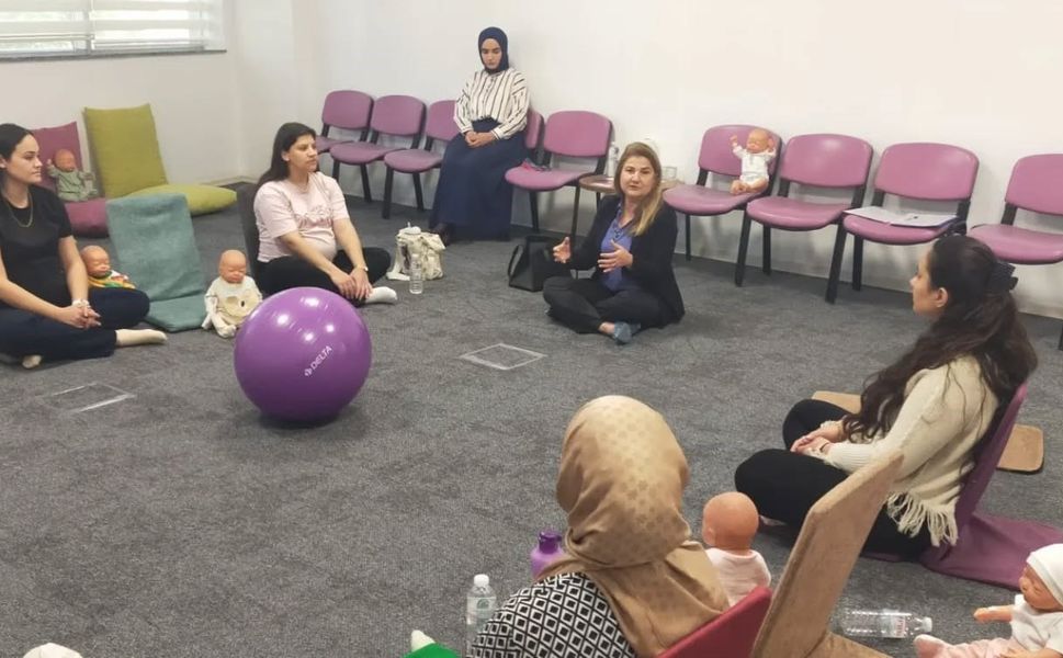 Nazilli’de anne adayları hem doğuma hem de bebek bakımına hazırlanıyor