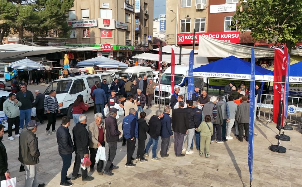 Ata tohumu fideleri Köşk’te vatandaşlara dağıtıldı