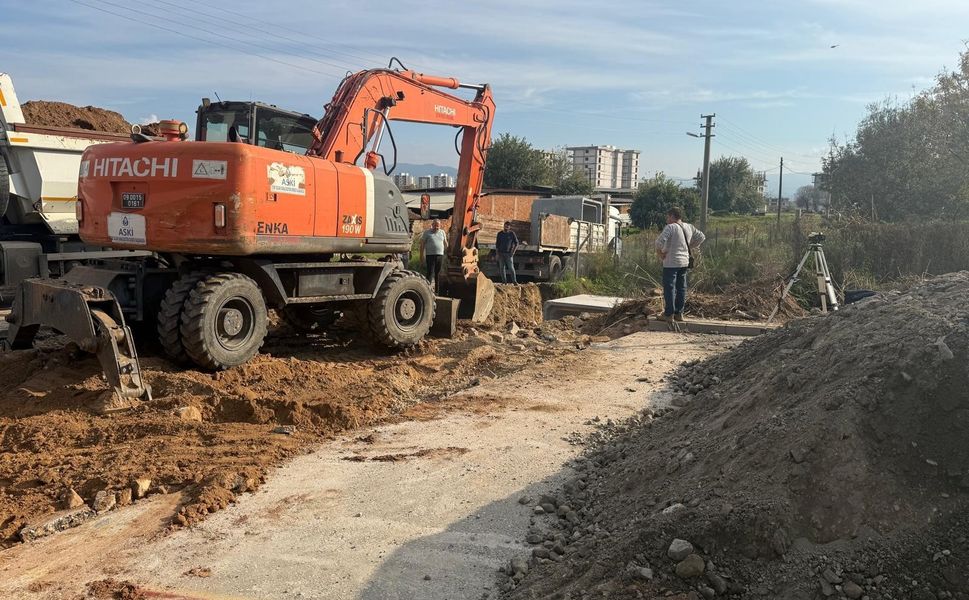Aydın Büyükşehir Zeybek Mahallesi’nde alt yapı çalışması gerçekleştirdi