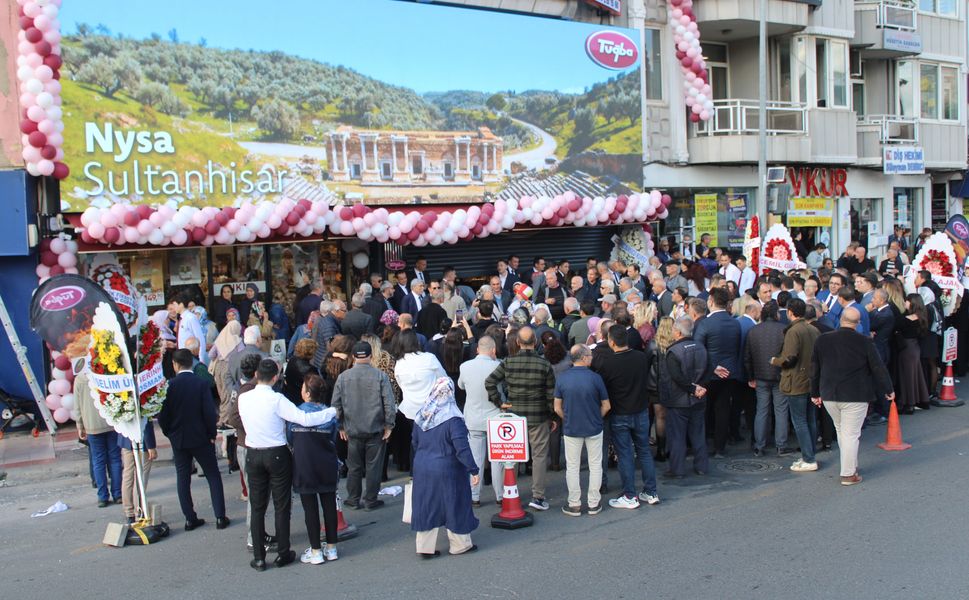 Tuğba Kuruyemiş’in 127. şubesi kadınların eliyle açıldı