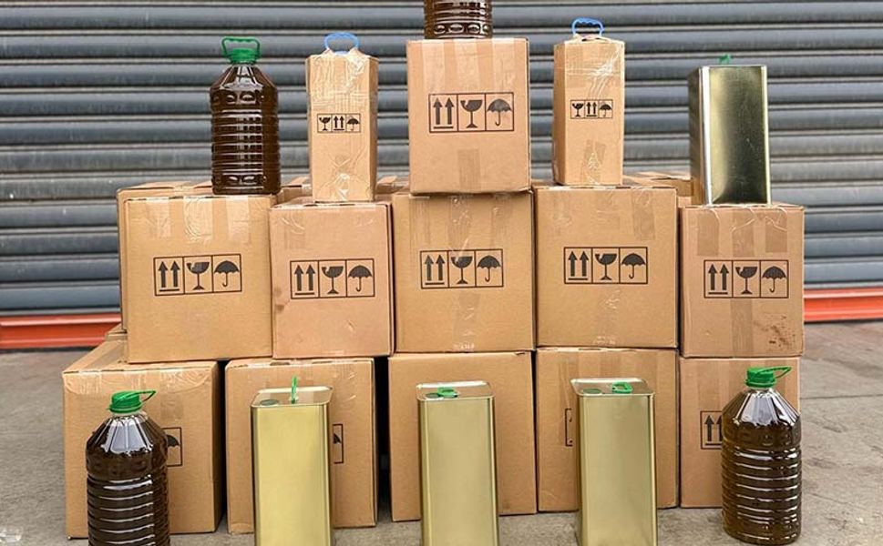 Polis ekipleri yakaladı, sahte yağlara el konuldu