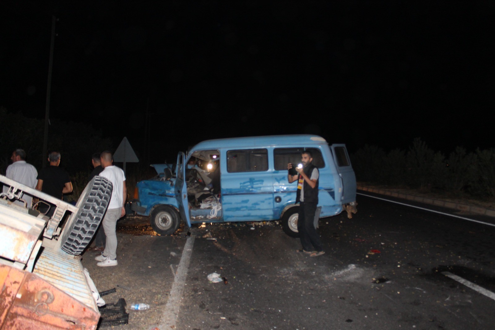 Aydın’da Trafik Kazası Ölü Ve Yaralılar Var (2)