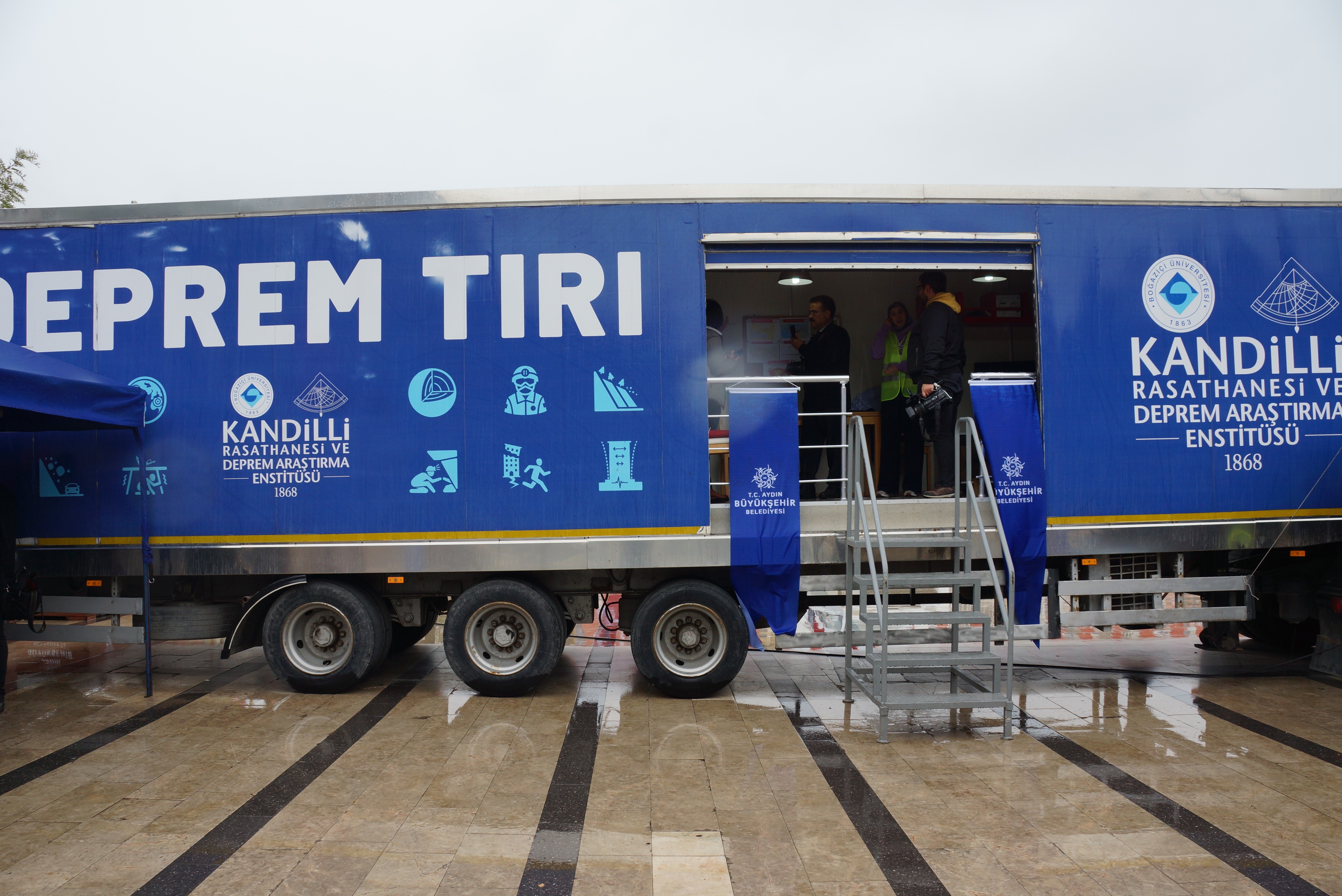 Aydınlılar 7.4 Büyüklüğündeki Depremi Yaşadı (2)