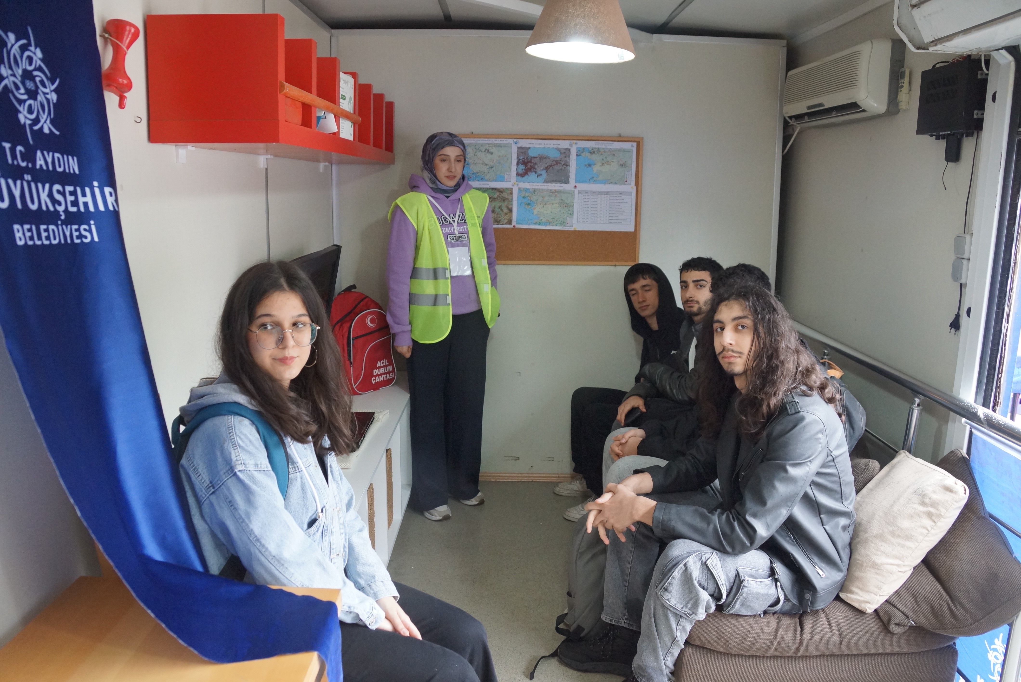 Aydınlılar 7.4 Büyüklüğündeki Depremi Yaşadı