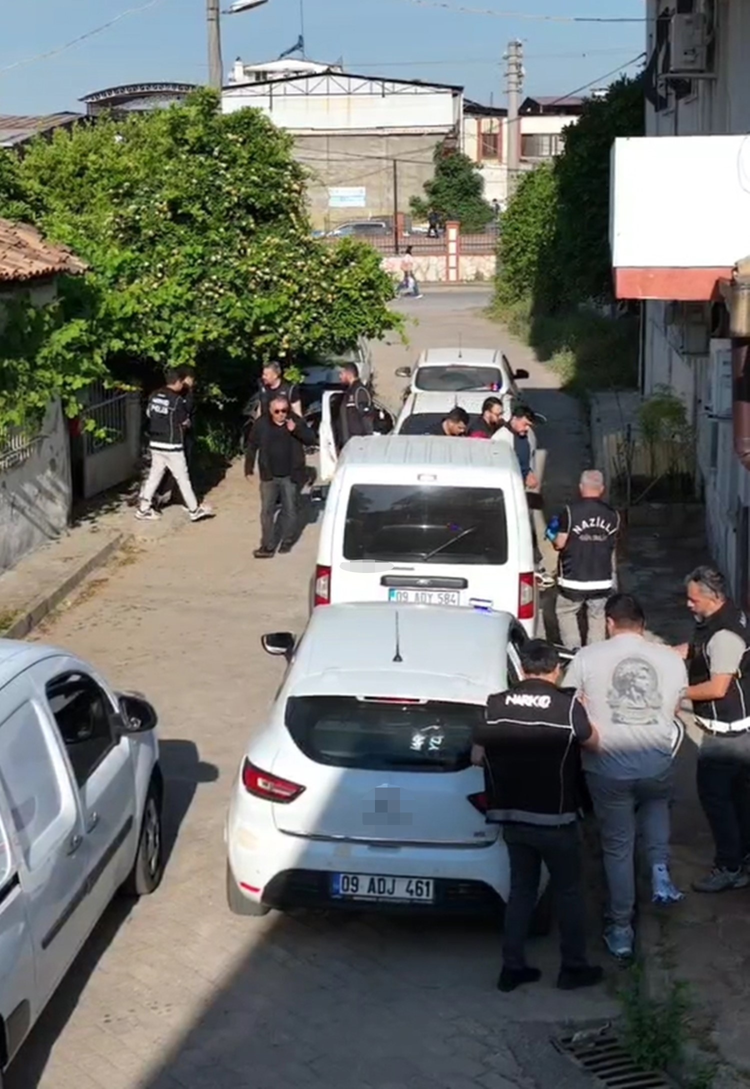 Aydın’da Baba Ve 3 Oğlu Cezaevine Gönderildi (2)