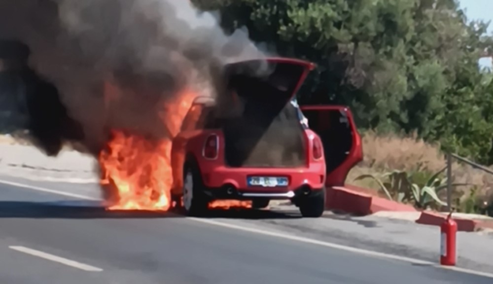 Aydın’da Seyir Halindeki Otomobil Alev Topuna Döndü (2)