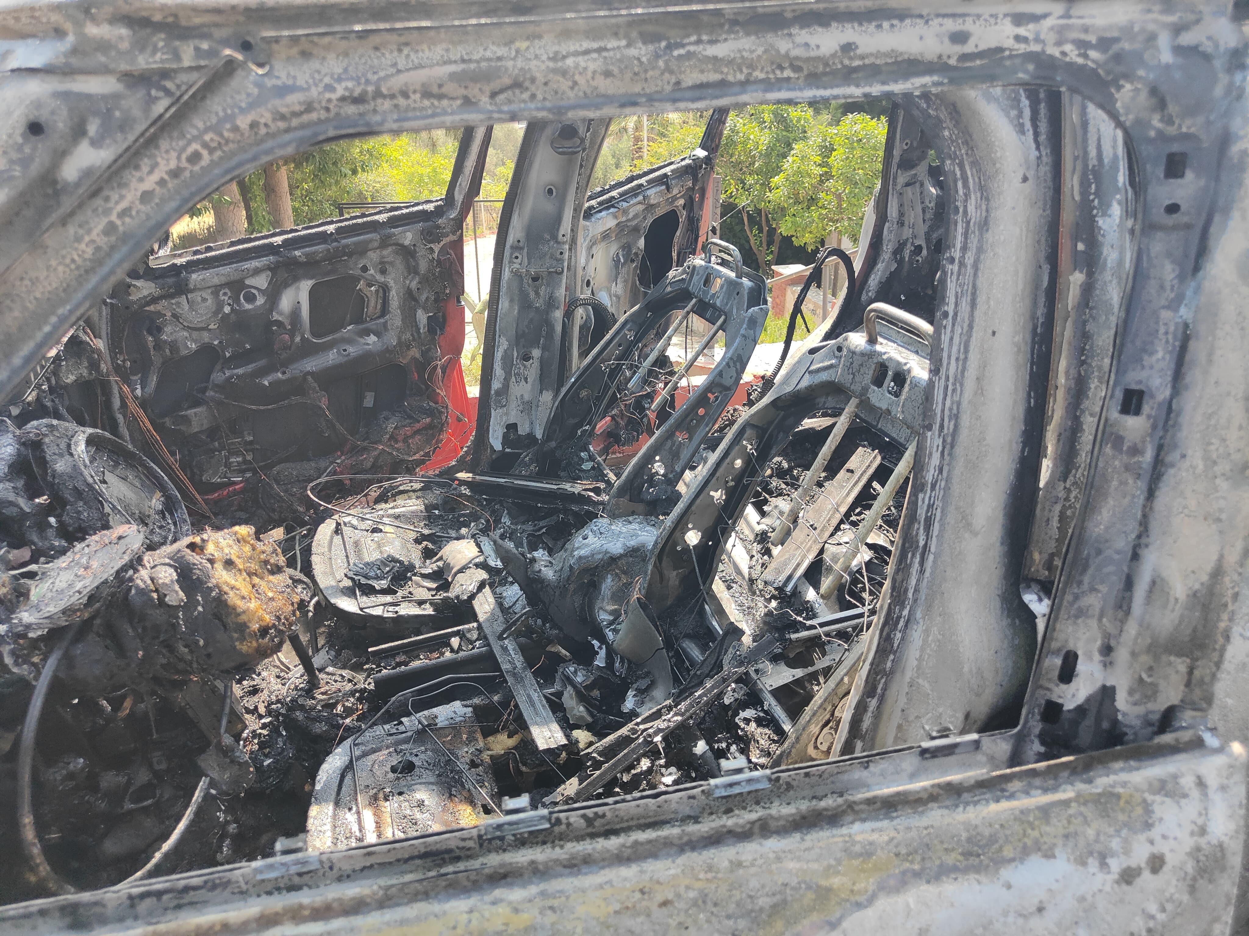Aydın’da Seyir Halindeki Otomobil Alev Topuna Döndü (3)